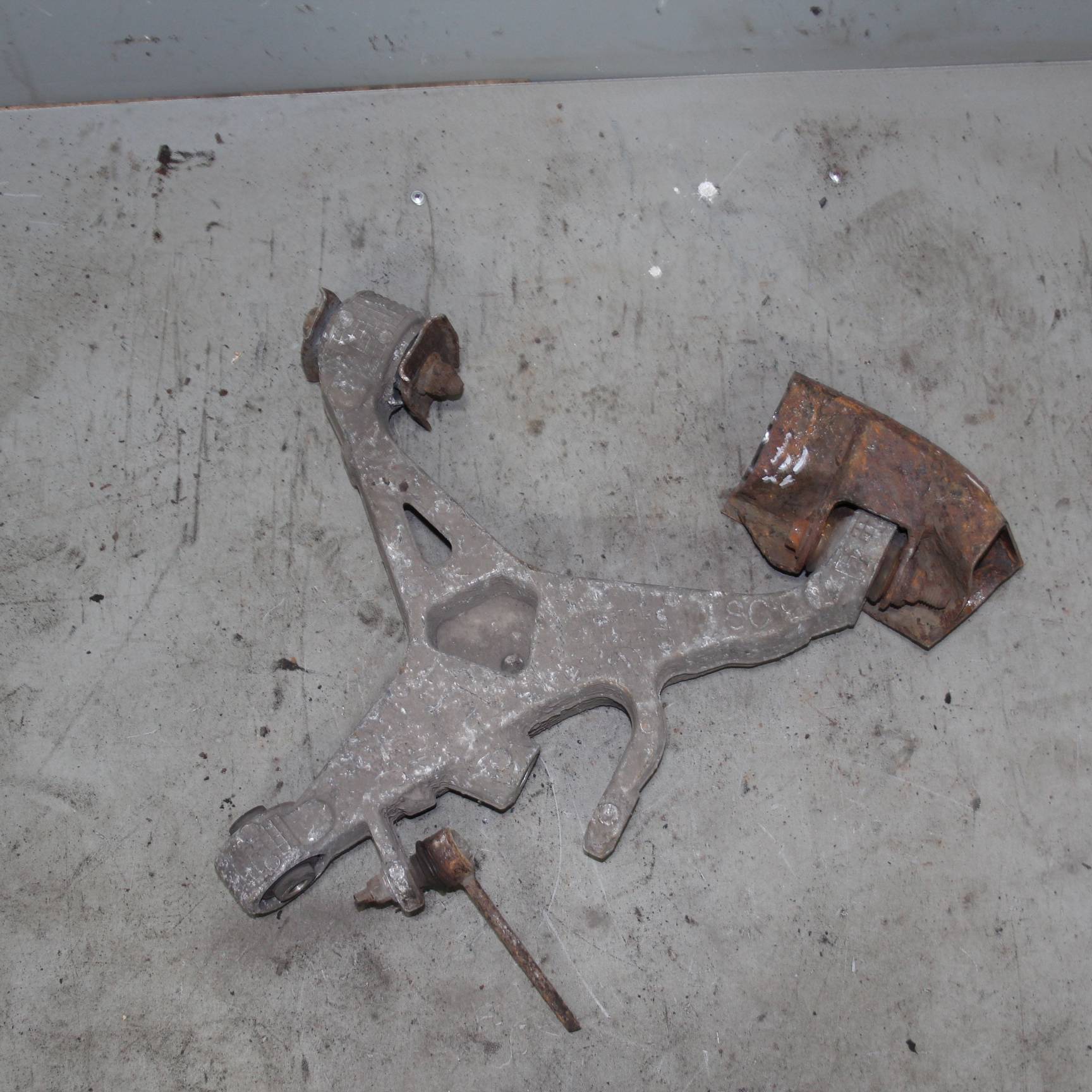 JAGUAR XF I (2007—2011) для Рычаг задний нижний левый