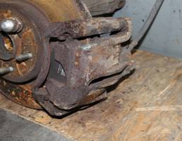 Суппорт передний правый для JAGUAR X-type I (2001—2009)  запчасти бу