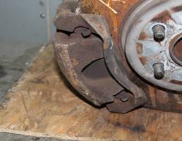 Суппорт передний левый для JAGUAR X-type I (2001—2009)  запчасти бу