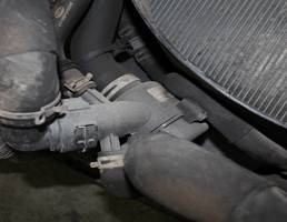 Корпус термостата для LAND ROVER Range Rover Sport I (2005—2009)  запчасти бу